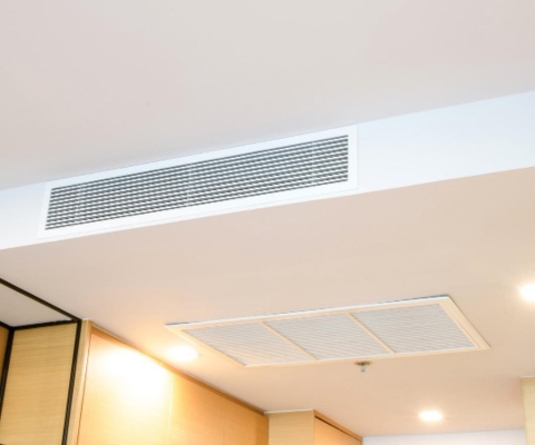 un climatiseur cassette de plafond